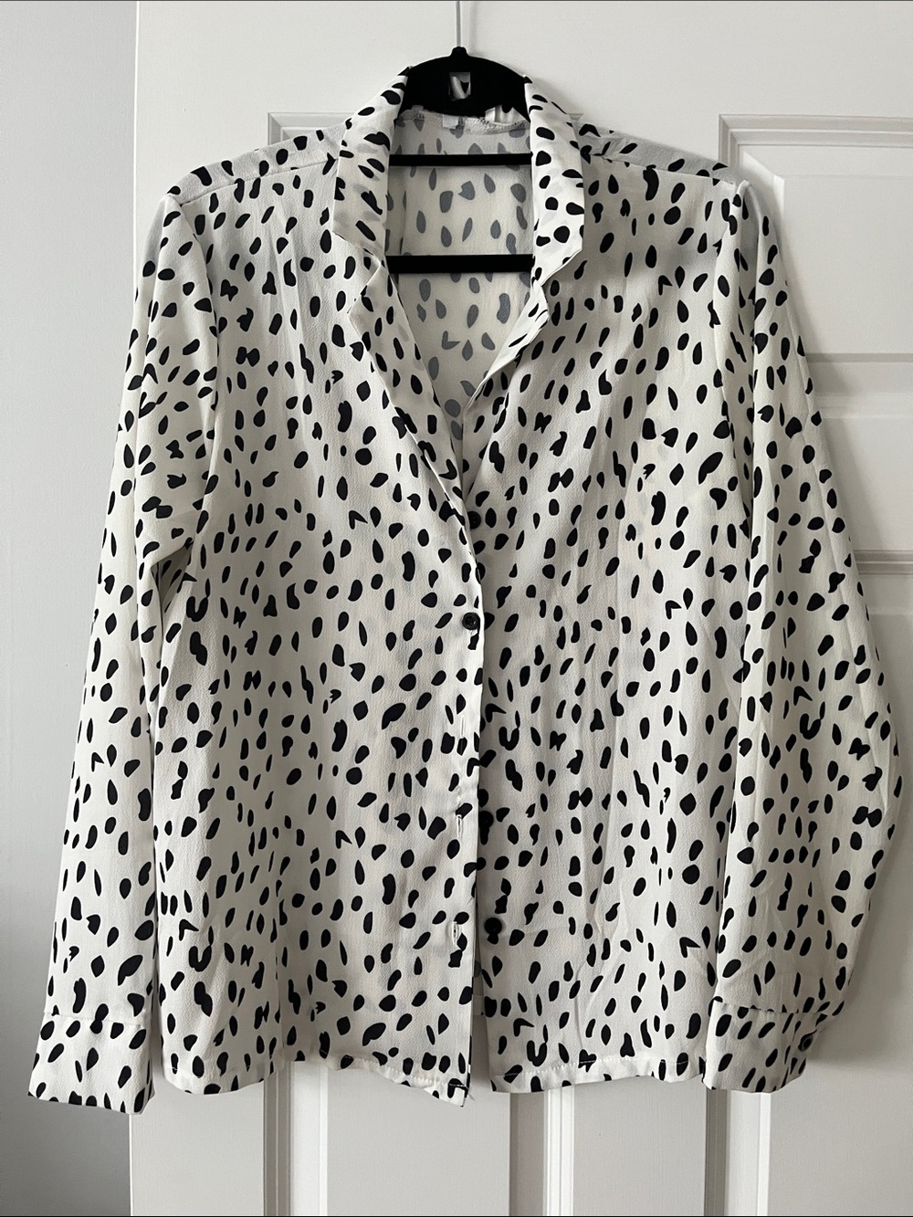 Womens Black and White Printed Button-Up Blouse